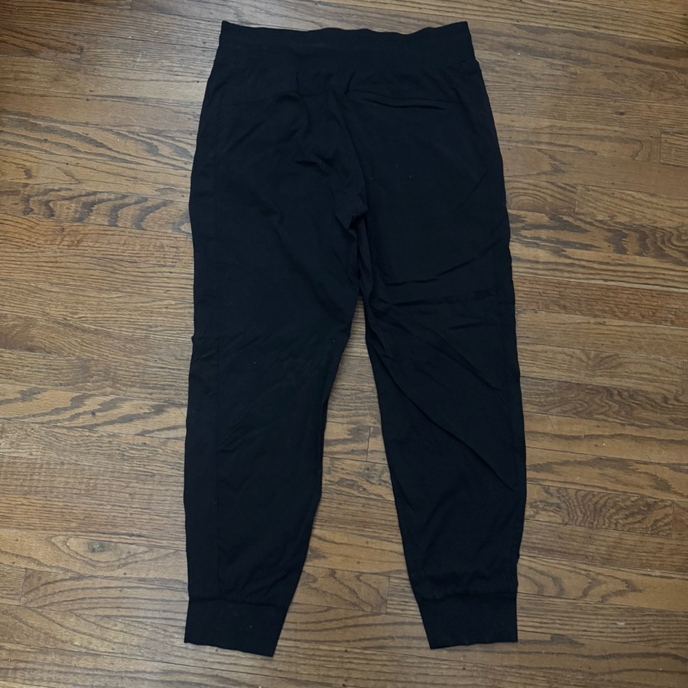 Athleta Women's Trekkie North Black Joggers with Zippered Pockets 10 EUC - Picture 5 of 5